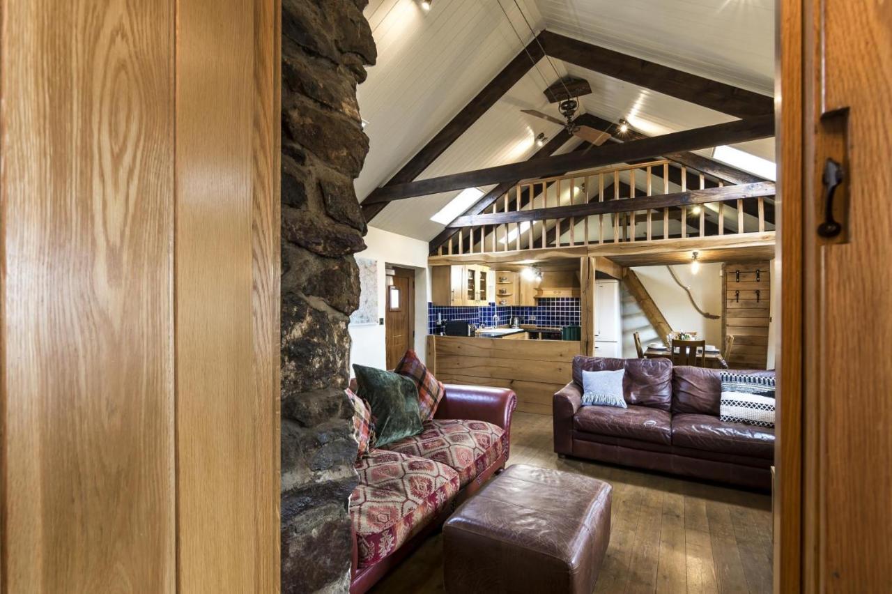 Foxglove - Luxurious Barn Conversion - Blossom Farm Johnston Extérieur photo
