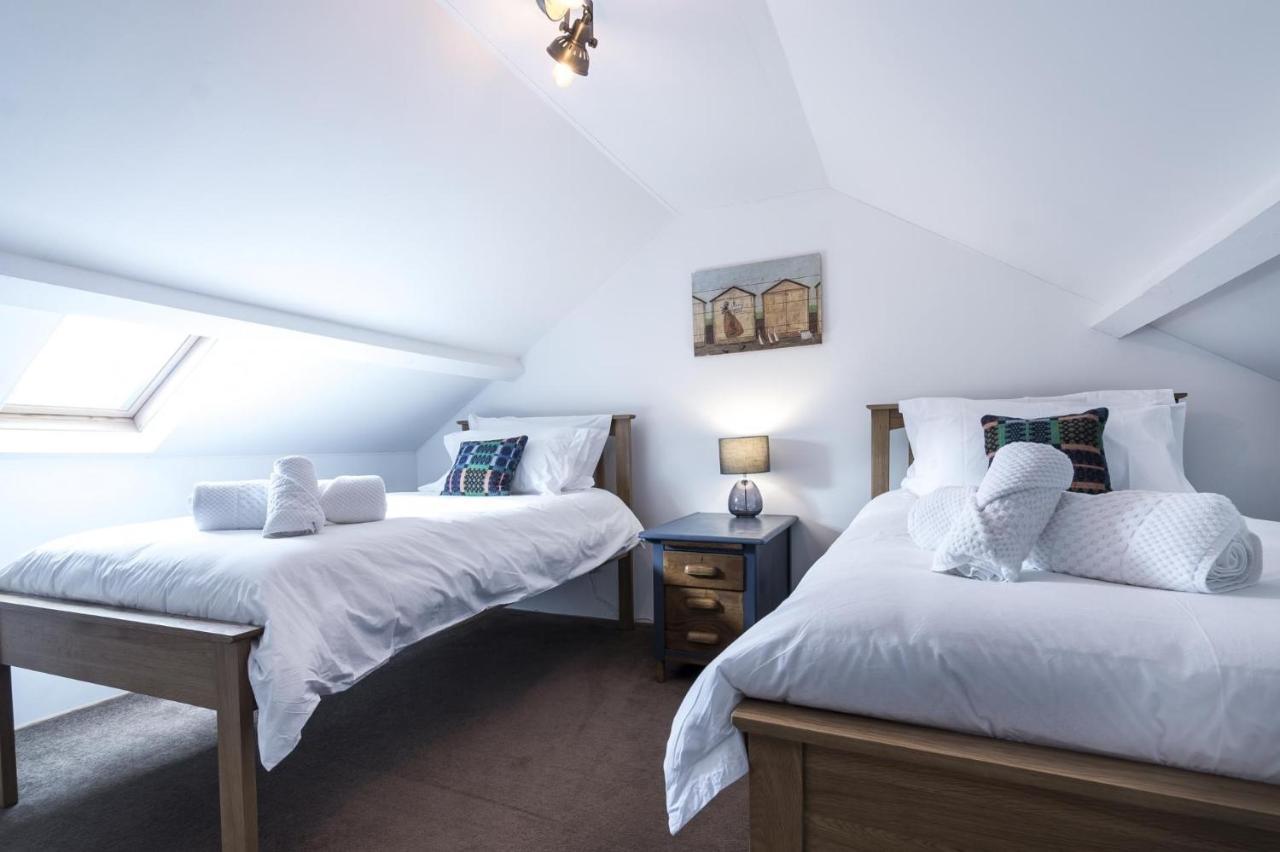 Foxglove - Luxurious Barn Conversion - Blossom Farm Johnston Extérieur photo
