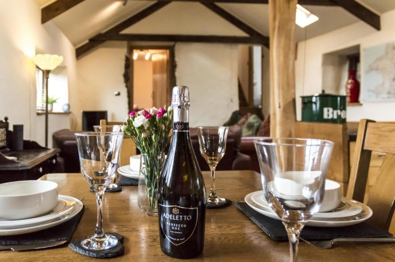 Foxglove - Luxurious Barn Conversion - Blossom Farm Johnston Extérieur photo
