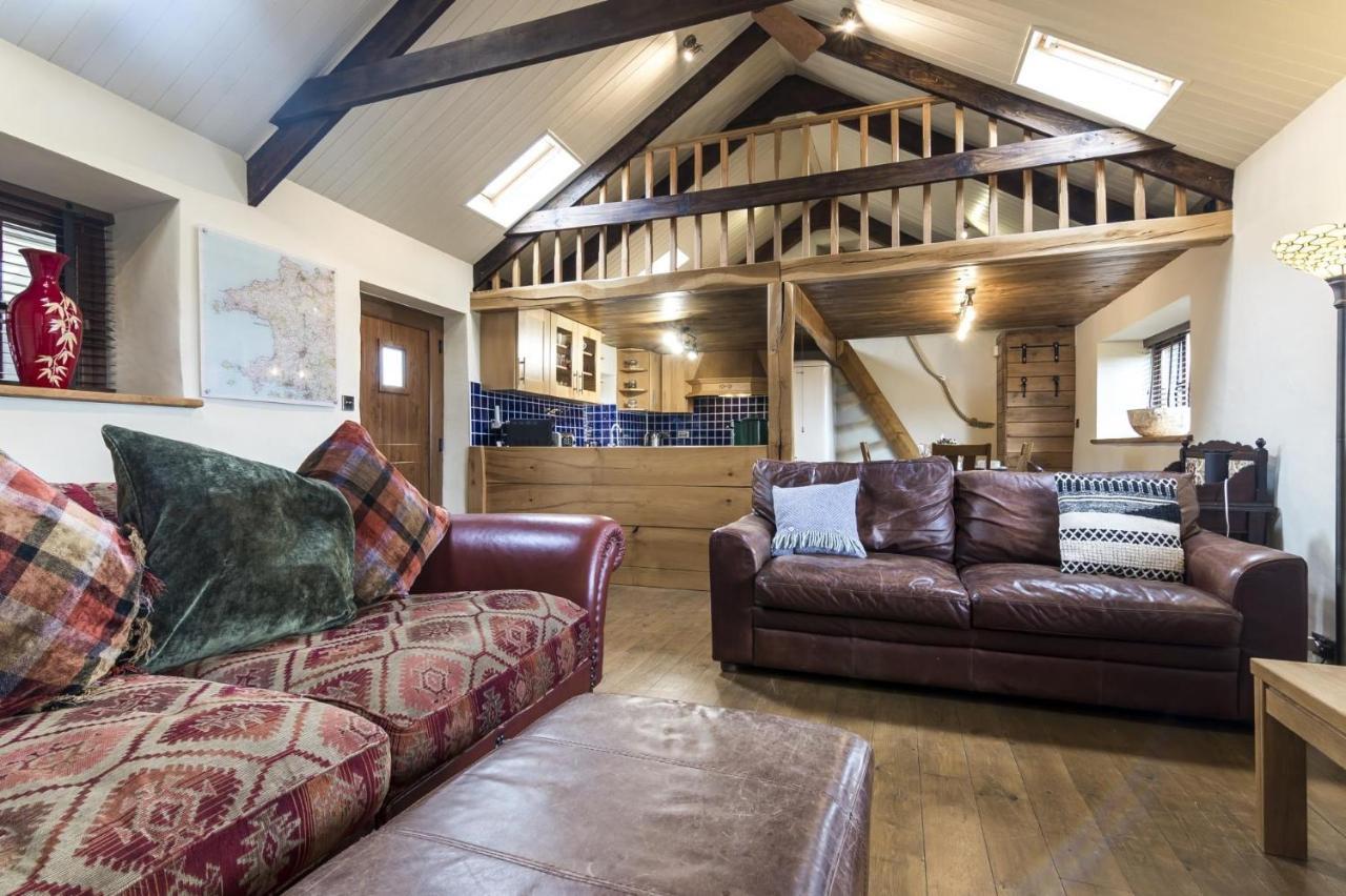 Foxglove - Luxurious Barn Conversion - Blossom Farm Johnston Extérieur photo
