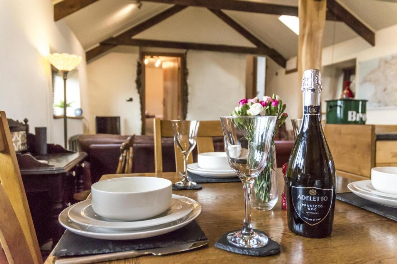 Foxglove - Luxurious Barn Conversion - Blossom Farm Johnston Extérieur photo