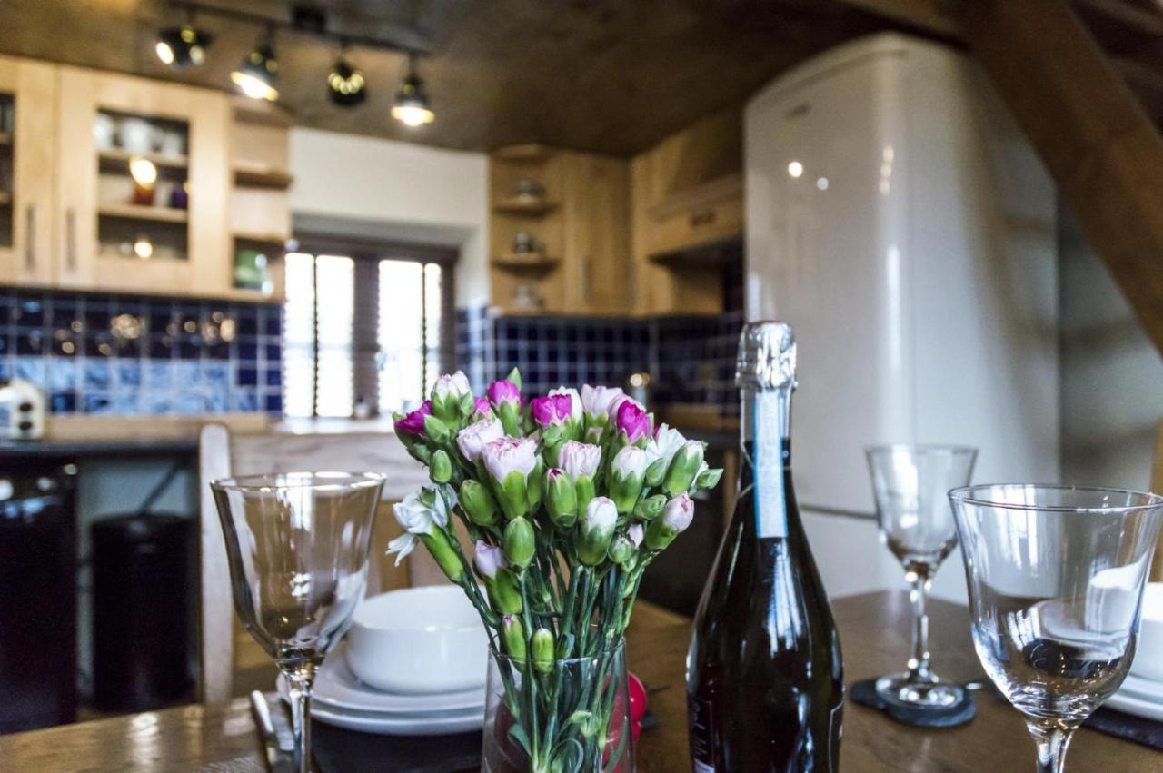 Foxglove - Luxurious Barn Conversion - Blossom Farm Johnston Extérieur photo